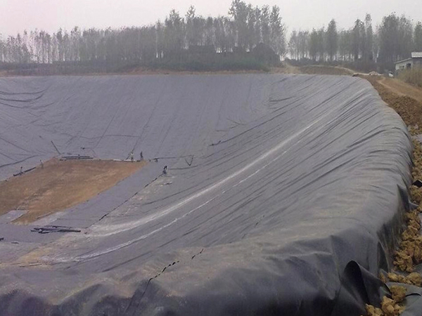 防滲土工膜鋪設(shè)于垃圾填埋場(chǎng)的意義何在？