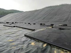 污水處理防滲土工膜鋪設(shè)時的注意事項