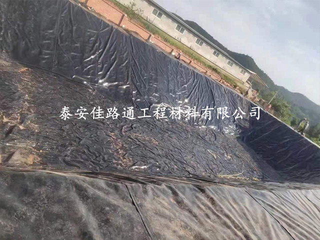 魚(yú)塘養(yǎng)殖防滲土工膜鋪設(shè)會(huì)實(shí)現(xiàn)怎樣效果？