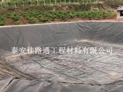如何順利有效的鋪設(shè)施工養(yǎng)殖防滲土工膜？