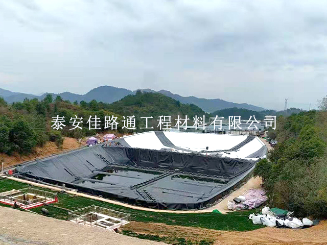 防滲土工膜在施工中出現(xiàn)的問題須及時進行解決