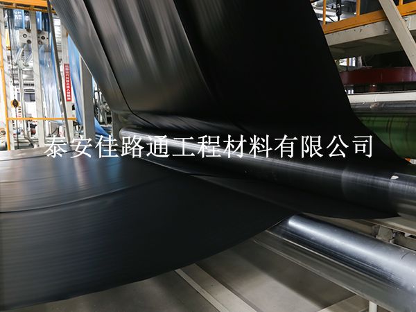 如何采用有效方法延緩沼氣池防滲膜氧化？