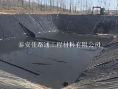 對養(yǎng)殖防滲膜的破損進行修復“刻不容緩”