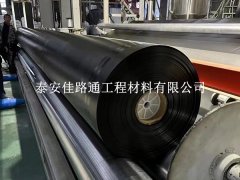 污水處理防滲膜運(yùn)輸技巧：安全高效，輕松啟程