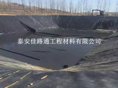 垃圾填埋場防滲膜鋪設：不可或缺的準備工作