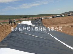 垃圾填埋場防滲膜鋪設保護層的必要性
