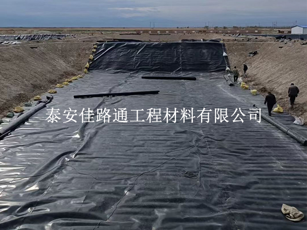 尾礦庫防滲膜卸車不踩坑，這些細節(jié)技巧要掌握