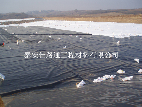 防滲土工膜運(yùn)輸注意事項(xiàng)：嚴(yán)控每一環(huán)，守護(hù)膜